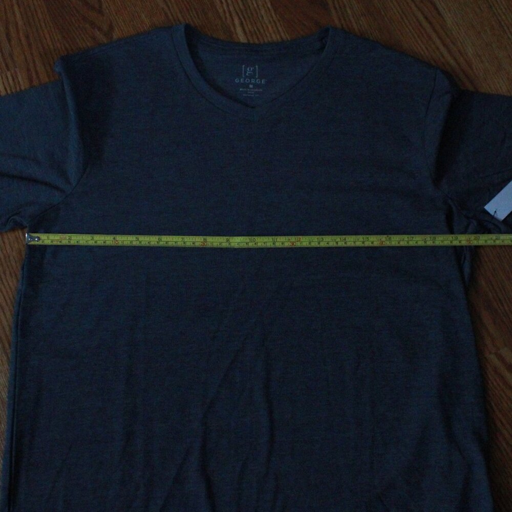George Standard V-Neck Tee - Picture 4 of 5